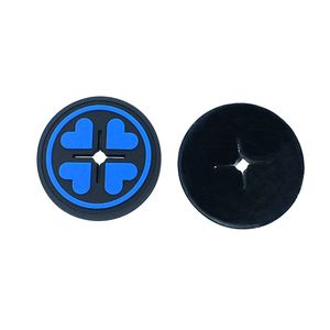 Piccoli Patch in PVC Morbido con Foro per Auricolari, Ricamati, Ecologici, Personalizzabili per Regali Promozionali e Aziendali - Product Image 5