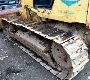 Caterpillar D5c Bulldozer sur chenilles Machine de construction d'occasion avec composants de base-Moteur et boîte de vitesses à vendre - Product Image 3