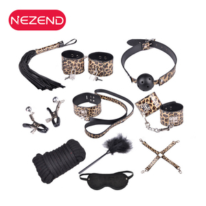 10 Pcs Luipaard Camouflage Groothandel Seksspeeltjes Volwassen Koppels <span class=keywords><strong>Games</strong></span> Lederen Staal Handboeien Kraag Zwepen Bondage Kit - Product Image 1