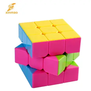 2018 핫 잘 팔리는 및 새 design sweet color 5.7 센치메터 magic 퍼즐 cube 장난감