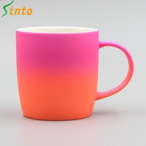 Tasse personnalisée en caoutchouc à revêtement doux, 20 pièces, usine chinoise, vente en gros, avec logo - Product Image 2
