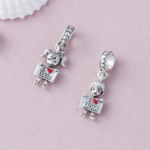 Amuletos de Plata de Ley 925 personalizados 'I Love Mom Dad' con bonitos colgantes chapados en rodio para niños y niñas, joyería, regalo perfecto - Product Image 3