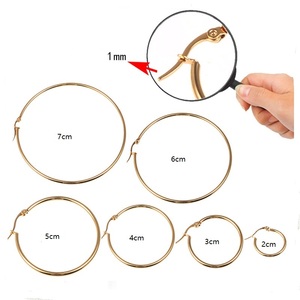 <span class=keywords><strong>Aros</strong></span> <span class=keywords><strong>de</strong></span> Acero Inoxidable con Baño <span class=keywords><strong>de</strong></span> <span class=keywords><strong>Oro</strong></span> <span class=keywords><strong>de</strong></span> 18K, Hipoalergénicos, <span class=keywords><strong>en</strong></span> Varios Tamaños, para Mujer, para Uso Diario - Product Image 5