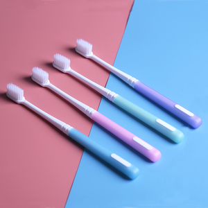 Vente en gros directe d'usine de brosse à dents en plastique pour adultes 8 bâtons brosse à dents en plastique recyclé OEM doux et propre brosse à dents écologique - Product Image 2