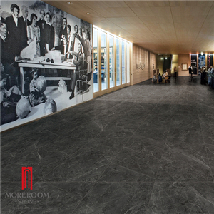 Carrelage de salle de bain en porcelaine effet béton, surface en pierre rocheuse, design noir - Product Image 1