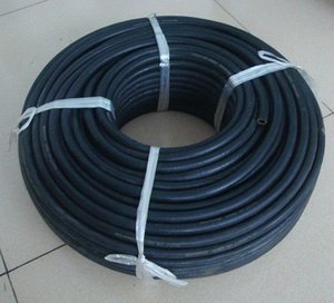Chine Fournisseur Surface Lisse Flexible1/4 ''à 1'' Tuyau de Carburant Diesel en Néoprène ou Tuyau Tressé - Product Image 3