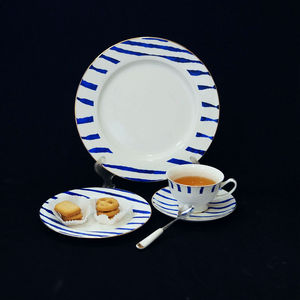 <span class=keywords><strong>Service</strong></span> de table en porcelaine bleue à rayures classiques, <span class=keywords><strong>vaisselle</strong></span> occidentale en céramique, cadeaux de mariage, fête à domicile, vente en gros, emballés dans des boîtes - Product Image 5
