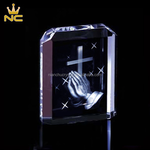 Cube en verre à sommet effilé à prix avantageux, gravé au laser 3D, cristal pour souvenirs <span class=keywords><strong>de</strong></span> première <span class=keywords><strong>communion</strong></span> - Product Image 6