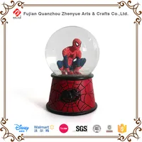 Polyresin Spider man estatuilla, Disney Spider man adornos, resina Disney Spider man bola de nieve globo de agua