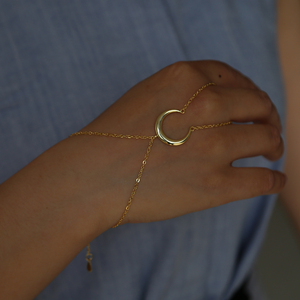 Factory Wholesale Double Horn Polish Shiny Crescent <strong>Moon</strong> Hand Jewelry Slave <strong>Bracelet</strong> with Ring - Product Image 1