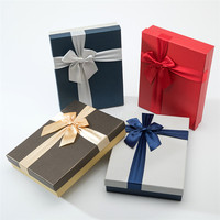Différents types de boîtes cadeaux fantaisie en forme de tour
