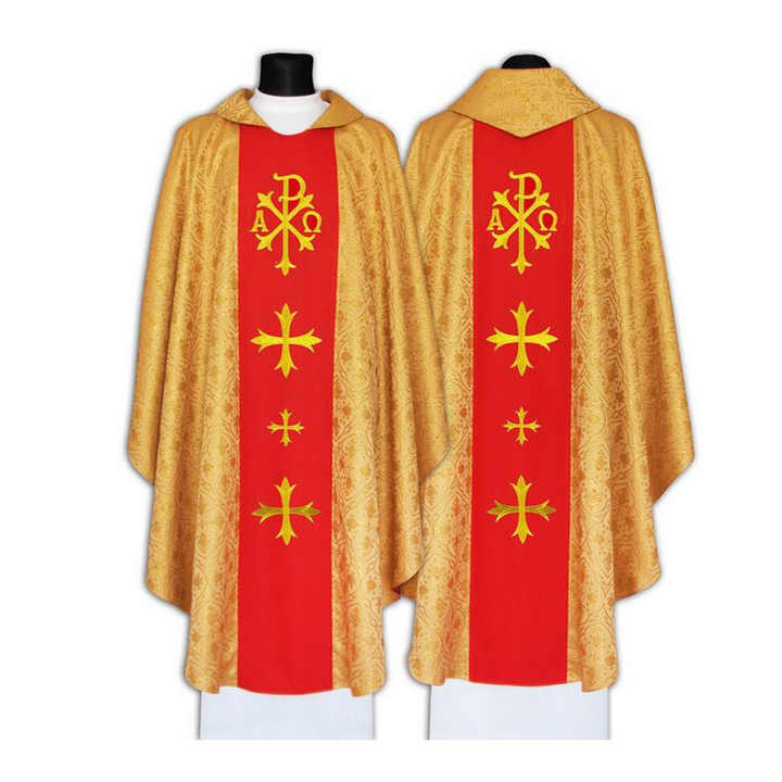 Prêtre Derrière L'autel Avec Chasuble Violet Célébrant L'eucharistie