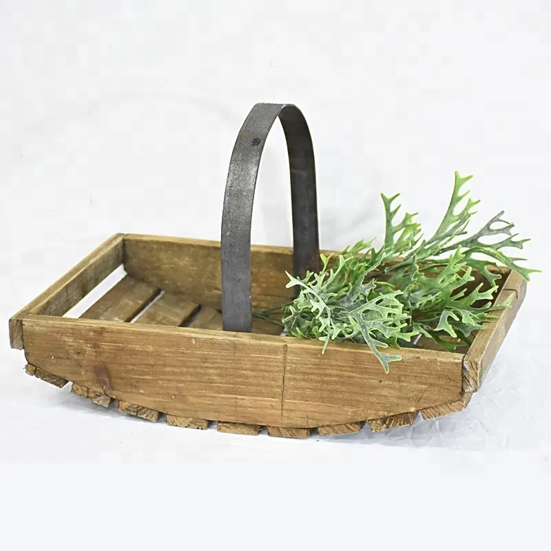 Rustikaler Retro französischer kleiner hölzerner Garten-Trug-Holzkorb