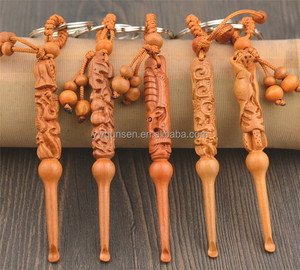 자연 복숭아 나무 조각 국자 키 체인 - Product Image 3