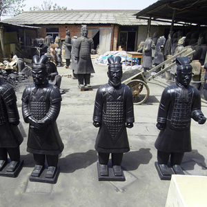 Figuras de guerrero de la alfarería negra antigua, figuras en venta - Product Image 5