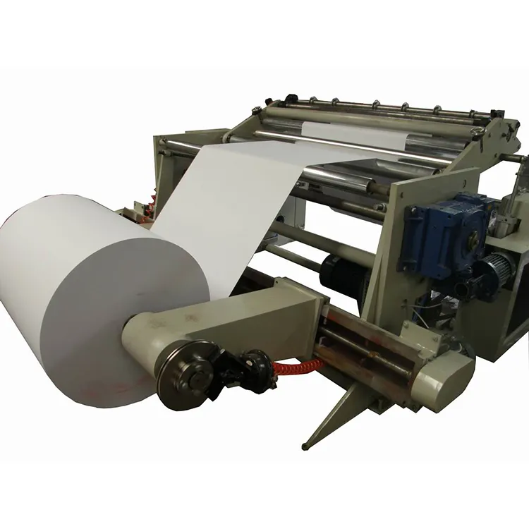 Máquina cortadora de rollo de carrete de papel térmico bien diseñada
