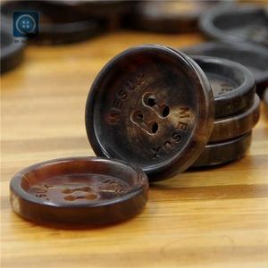 SK 40L Nút Xương Sừng Trâu Bò Thật Thiết Kế Cổ Điển 4 Lỗ - Product Image 5