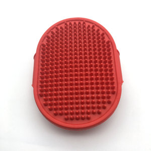 Peine de baño de animales de goma suave para perros de varios colores para masajear y acicalar con cinturón ajustable en la espalda - Product Image 1