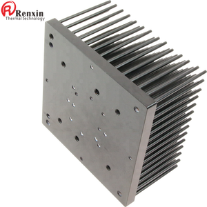 120 Wát công suất cao LED ánh sáng tản nhiệt Pin vây tản nhiệt Nhà sản xuất tản nhiệt ép đùn nhôm đen nhôm IP67 14000 vuông - Product Image 1