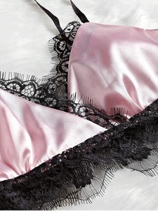 Set Pigiama Sexy da Donna con Spalline Sottili, Fiocco in Nastro, Vita Elastica, Pizzo e Raso per Luna di Miele - Product Image 5