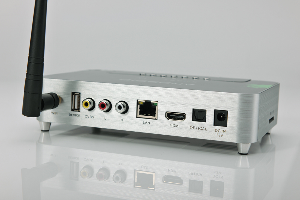Africain d'iptv chaînes boxs internet tv récepteur android Quad core Amlogic S805 1 GB RAM 8 GB ROM aluminium cas