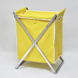 Cesta de lavandería de plástico negro en forma de X de calibre pesado - Product Image 3