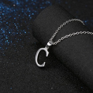 Unisex <span class=keywords><strong>lettera</strong></span> <span class=keywords><strong>c</strong></span> pendente della <span class=keywords><strong>collana</strong></span> monili della lega di rame - Product Image 3