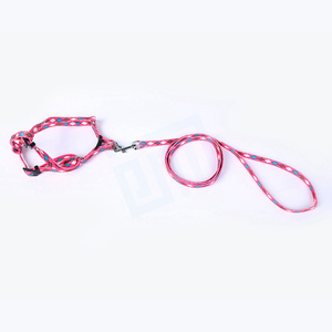 GMTPET Vente en gros d'usine pour animaux de compagnie OEM luxe double mains libres en cuir avec lumière led vidéo élastique rétractable corde collier laisse pour chien - Product Image 5