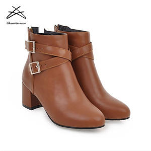 Stivali 2018 scarpe da <span class=keywords><strong>donna</strong></span> materiale PU punta tonda <span class=keywords><strong>tacco</strong></span> grosso <span class=keywords><strong>stivaletti</strong></span> stivali da <span class=keywords><strong>donna</strong></span> all'ingrosso - Product Image 2