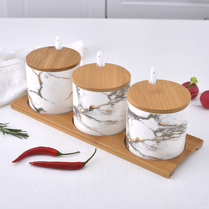Contenitore per Condimenti in <span class=keywords><strong>Ceramica</strong></span> Effetto Marmo con Inserti Dorati, Barattolo per Sale e <span class=keywords><strong>Spezie</strong></span> con Cucchiaio per Ristoranti - Product Image 1