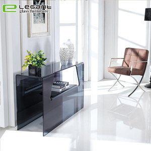 Table <span class=keywords><strong>console</strong></span> <span class=keywords><strong>en</strong></span> <span class=keywords><strong>verre</strong></span> cintré gris avec bord incurvé / Table <span class=keywords><strong>haute</strong></span> <span class=keywords><strong>en</strong></span> <span class=keywords><strong>verre</strong></span> - Product Image 3