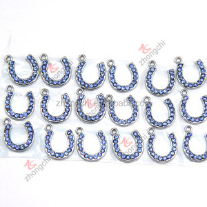 Ciondoli con ciondolo a ferro di <span class=keywords><strong>cavallo</strong></span> in cristallo blu di vendita caldo, ciondoli per scarpe da <span class=keywords><strong>cavallo</strong></span> in argento all'ingrosso per accessori di moda - Product Image 2