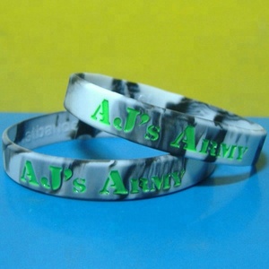 Pulsera de silicona con grabado de logotipo en relieve, brazalete colorido personalizable, promoción de recuerdos - Product Image 3