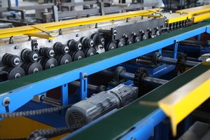 Hvac Automatische Windpijp Productielijn 4 Auto Duct Line Making Machine Voor Supermarkt Parkeerplaats - Product Image 6