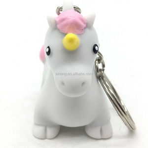 Özel promosyon çevre dostu vinil oyuncak beyaz <span class=keywords><strong>unicorn</strong></span> pop anahtarlık