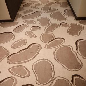 Tùy chỉnh <span class=keywords><strong>axminster</strong></span> hành lang Á hậu Thảm khách sạn thiết lập giá rẻ gạch sòng bạc gạch đen vàng chống cháy hành lang thảm - Product Image 4