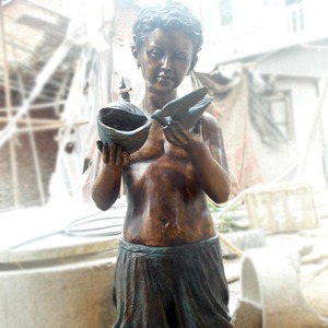 Estatua de bronce de tamaño real de niños jugando para jardín exterior - Product Image 3