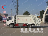 Camion compacteur de déchets de petite taille 1VECO 3-5 tonnes avec moteur diesel, transmission manuelle, roues motrices 4x2, norme d'émission Euro 4, garantie 1 an