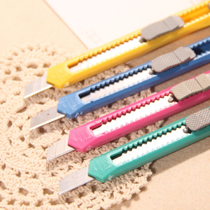 A buon mercato all'ingrosso di alta qualità strumento a mano 13mm Art coltello tagliacarte tagliacarte coltello a scatto - Product Image 4