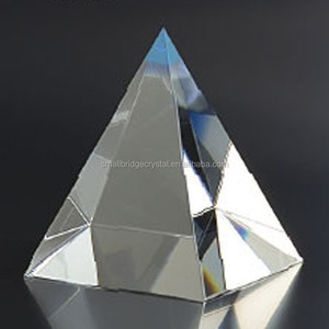 Promotionnel K9 haute qualité blanc verre de cristal pyramide de souvenirs cadeaux - Product Image 1