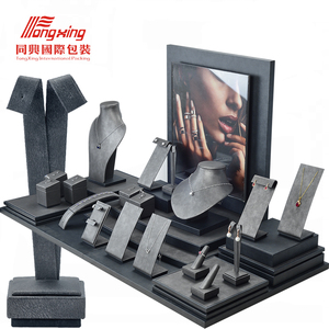 Espositore per Gioielli da Banco Personalizzato, Economico e Unico in Pelle per Orecchini e Gioielli - Product Image 6