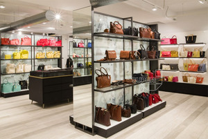 Design di Chiosco Espositivo per Negozi di Borse, <span class=keywords><strong>Scarpe</strong></span> e Articoli in Pelle - Product Image 4