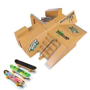 Kit de skatepark en plastique Union World - 8 pièces de rampes pour skateboards à doigts pour garçons et filles, parcs et entraînement - Product Image 1