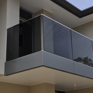 <span class=keywords><strong>Escalier</strong></span> extérieur moderne sans cadre en plexiglas, balcon, <span class=keywords><strong>balustrade</strong></span> en aluminium - Product Image 1