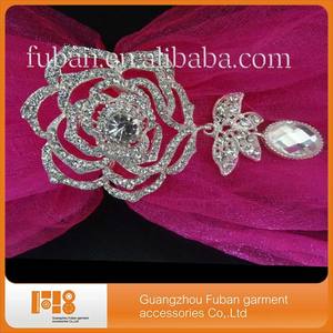 Di alta qualità in oro del <span class=keywords><strong>fiore</strong></span> del rhinestone anello di tovagliolo titolari per la cerimonia nuziale decorazione della tavola - Product Image 2