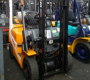 Chariot élévateur Komatsu FD30 d'occasion de haute qualité à vendre - Product Image 1