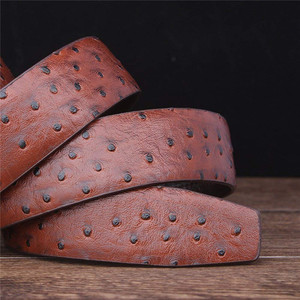 Cinturón de Cuero de Avestruz con Hebilla Automática de Aleación y Patrón Repujado para Hombre - Product Image 3