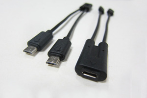 Cavo di <span class=keywords><strong>Prolunga</strong></span> Personalizzato Tipo Y da Micro <span class=keywords><strong>USB</strong></span> Femmina a <span class=keywords><strong>2</strong></span> Micro <span class=keywords><strong>USB</strong></span> Maschi per Ricarica - Product Image 3