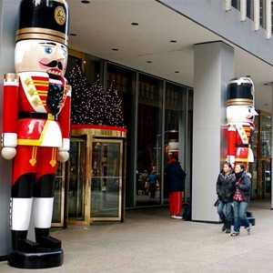 Statue de Casse-Noisette de Noël grandeur nature en fibre de verre, décoration de Noël extérieure en résine, <span class=keywords><strong>grande</strong></span> décoration de Noël commerciale, décorations de fêtes - Product Image 2