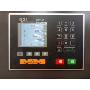 Presse plieuse hydraulique CNC à 3 axes PB pour le pliage de tôles métalliques - Product Image 5